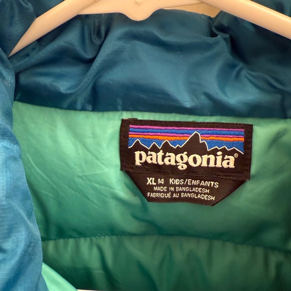 Patagonia jacket. It is good condition. - Picture 3 of 4